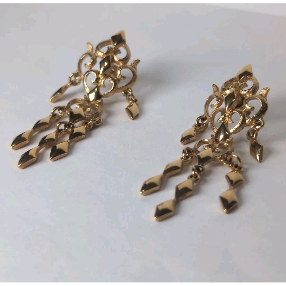 Monet Chandelier Drop Earrings Gold-tone Ornate Scrollwork Dangle Tassel Vintage